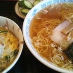 漫々亭 - ラーメンとカツ丼セット580円