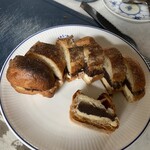 Pan Truebe - サクサクのバゲットにアンバター。背徳の味