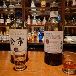 テイスティング・バー - (左)シングルモルト余市10年/300円(右)シングルカクス余市10年/1,000円