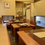 八千代 - 店内