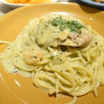 Pasta Alba shonan - スモークサーモンのジェノバクリーム