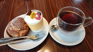 パティスリー シュクレ - 1杯目はアメリカン