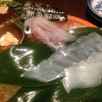 寅八商店 心斎橋店 - さっきまで元気に泳いでいたイカ