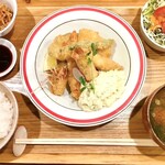 ヒトサラ - エビフライ定食