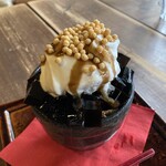 カフェ 火裏蓮花 - 珈琲党のための黒糖炭焼き珈琲ゼリーのアイスパフェ