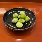 いしまる - 新銀杏の鮮やかなこと　眼で楽しみ舌で味わう