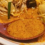 ボウボウラーメン とみ - 鬼辛のスープ