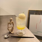 Cafe ave - 【クリームソーダ】※夏季限定
                      色によって味も食感も違うため何度来ていただいてもお楽しみにいただけます。
                      推し活にもぴったりな全6色のご準備です。