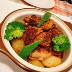 ビストロ アン ファミーユ - 広島熟成鶏のスパイシーロースト　ジャガイモのフリット