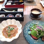 オーベルジュ はなぶさ 日光 - 大根そぼろ庵　御飯のお供　フルーツトマトサラダ　香味野菜ドレッシング