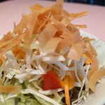 シェフス - 揚げワンタンのパリパリがビールに嬉しい。