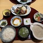Wagohan Tororoya - 豚の角煮膳(1980円)