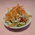シェフス - 彩りも綺麗なサラダ。