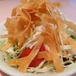 シェフス - ランチのサラダも見事な一品料理。