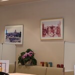 シェフス - 壁には歴史を物語る写真が飾られています。