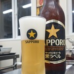 Sapporo Gyouza Seizou Sho - 瓶ビール ¥950