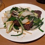 中国料理 百楽 - 牛ニラレバ炒め