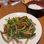 中国料理 百楽 - 肉とニンニクの芽炒め