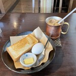 ジロー珈琲 - アイスカフェオレ＋モーニングサービス