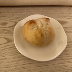 ベーカリー 焼所 - 料理写真:もっちりモチモチの小丸パン、まいう〜デス・スタ〜‼︎