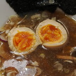 麺処 晴 - 味玉断面