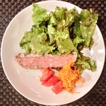 プールトワ - メニューＢ 1500円 の田舎風パテとキャロットラペサラダ添え