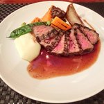 プールトワ - メニューＢ 1500円 の牛肉のグリエ赤ワインソース