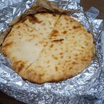 クリスタルジョジョ - チーズナン520円