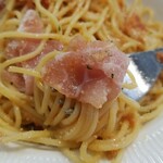 キッチン ブルー グローブ - 生ハムを載せて