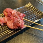 焼肉 三年目の浮気 - お通しの牛タン串