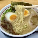 ラーメン白銀亭 - ストレートの細麺