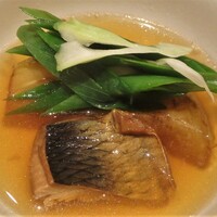 日本料理 幸庵 - 炊き合わせ（鰊の旨煮　丸茄子　九条葱　ぶぶあられ）