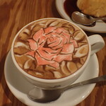 ハットコーヒー - カフェラテ（赤い薔薇）