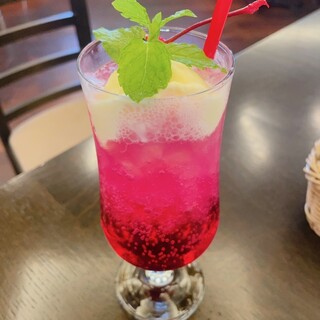 カフェ&レストラン花水木_0