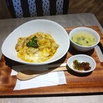 Oyakodon To Karaage Tamagoya - 『三浦赤たまごの親子丼』