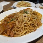 大衆イタリア食堂 アレグロ - ベーコンと淡路玉ねぎのトマトソース