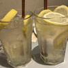 タミルズ - 左が塩レモンサワー、右が生レモンサワー