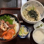 214449832 - 刺身まかない丼とお蕎麦のセット1.800円