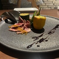 ワカヌイ グリル ダイニング バー 東京 - 羊のたたき