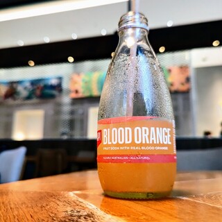 METoA Cafe ＆ Kitchen - ブラッドオレンジジュース