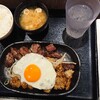 Teppanyaki Tenjin Horumon - 天ホル定食（丸腸、サガリ、ミックスホルモン＋目玉焼き）（1,980円）