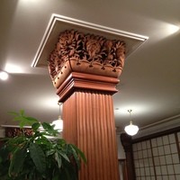 日光金谷ホテル - レストランの柱。彫物が綺麗！