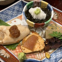 鮨 福萬 - 青森　岩もずく
                    蛸　子持ち昆布
                    あん肝　奈良漬
                    北海道　仙鳳趾産　牡蠣