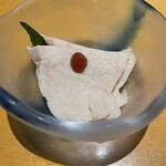 Kaisen Nihonshu Hokkori - 蒸し鶏の梅肉掛け
