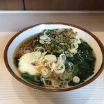 そばの神田 東一屋 - アサソバビンボー！　
      朝そば＋春菊天！