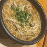 今生焼 - 牛すじ坦々煮込みに麺追加‼️