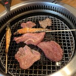 Nikutonya Chokusou Yakiniku Banri - 