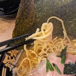 横浜家系ラーメン豚骨男 - 麺