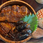 炭焼うな富士 - 
      【ひつまぶし】❀〖肝入り上ひつまぶし〗【限定(6600えん)✿お出汁お代わり可(わたし)細かく刻まれた鰻は表面カリッ中ふんわり♡タレの濃さも絶妙①そのまま②薬味を添えて③お出汁と薬味で美味しすぎる