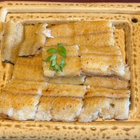 炭焼うな富士 白壁別邸 - 
                      【うなぎ一品料理・その他】❀〖白焼き〗(4000えん)シェア｡⋆꒰ঌ(⁎ᴗ͈ˬᴗ͈⁎)໒꒱⋆。香ばしい焼き目肉厚な鰻は表面サクサク♡中はふんわり♬ワサビ醤油でいただくのがお気に入り٩(๑❛ᴗ❛๑)۶♡♡